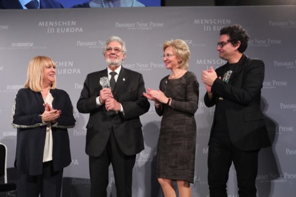 Placido Domingo MiE Award in Passau, wo am 27. November 2017 die Verleihung des MiE-Kunst Awards stattfand.