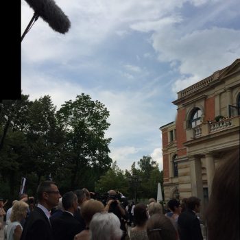 Heute keine Auffahrt der Bayreuther Festspiele. Aber Karten gibt es auch nicht. Die Stadt lässt sie verfallen