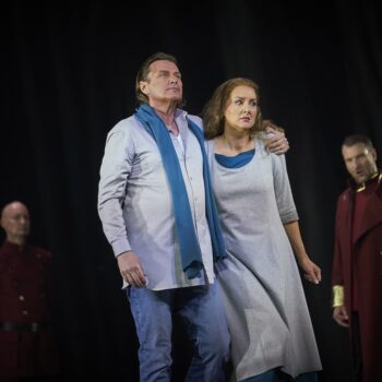 Lohengrin in Barcelona. Lohengrin, Klaus Florian Vogt, und Elsa, Elisabeth Teige.