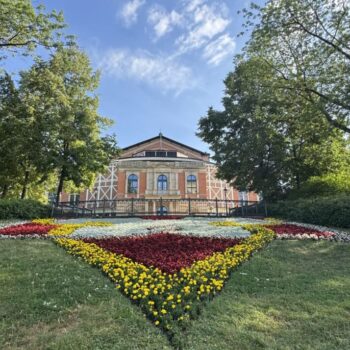 Das Bayreuther Festspielhaus im Juli 2025.