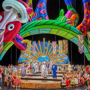 Die Kuh ist bunt - alles andere auch: Festwiese bei "Die Meistersinger von Nürnberg"